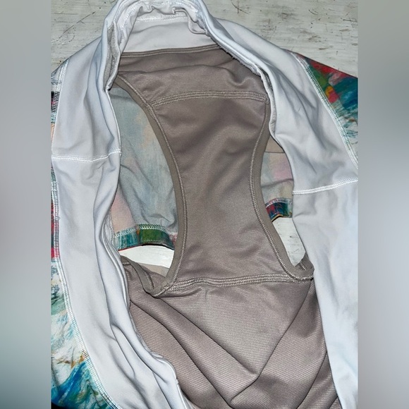 Lululemon Speed Up Low-Rise Lined Short 2.5"
White Multi / White | Size 12 - Picture 6 of 10